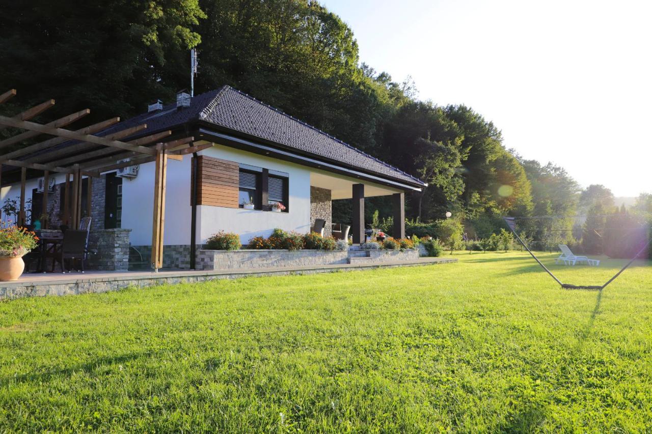 Oeneus Apartment Racic