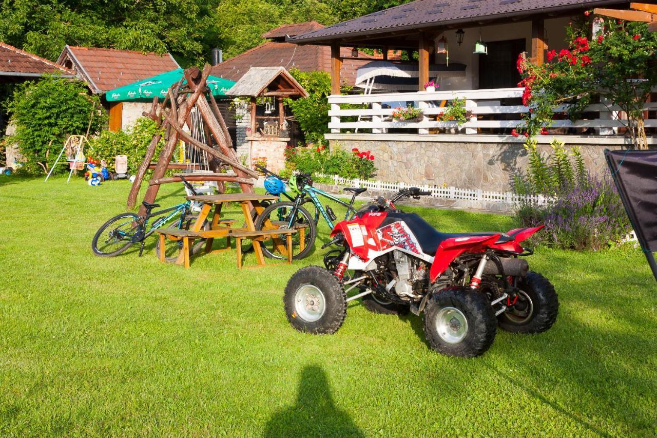 أوينيوس شقة Racic