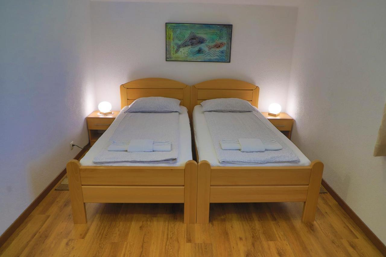 Oeneus Apartment