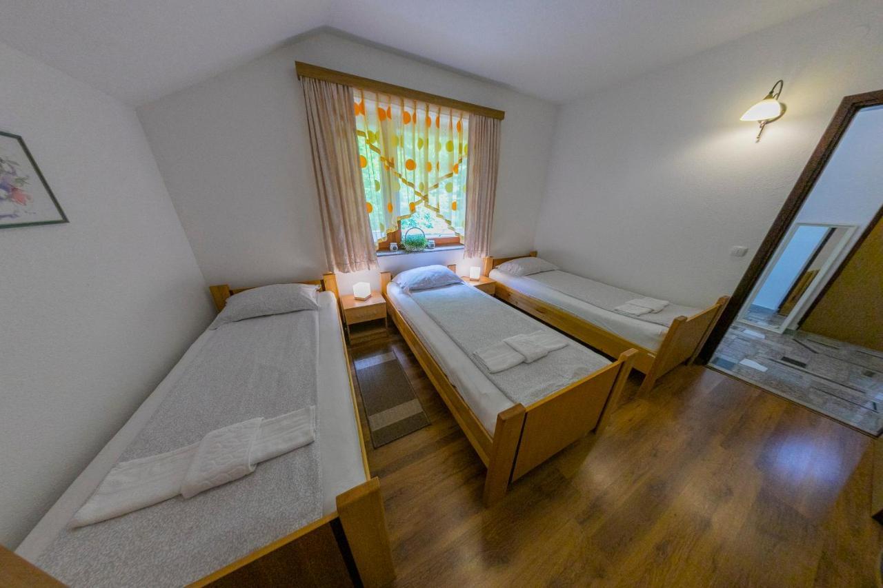 Oeneus Apartment