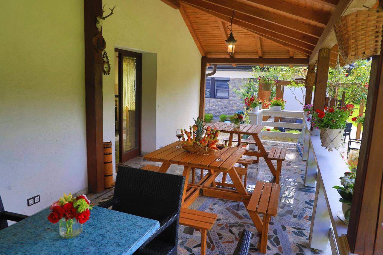 Apartment Oeneus