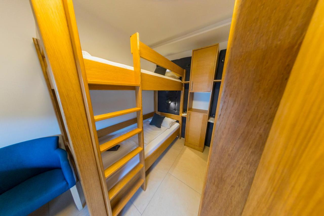 Oeneus Apartment *